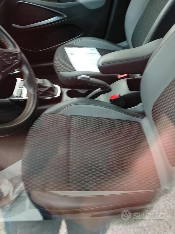 Usata Opel Crossland 102 CV (75 kW) 2019 Grigio SUV