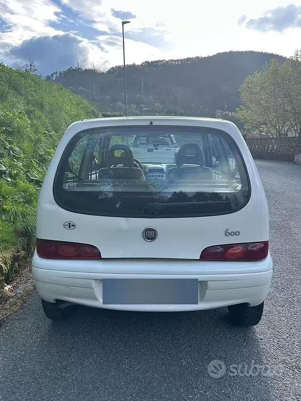 Usata Fiat 600 54 CV (39 kW) 2010 Bianco Utilitaria