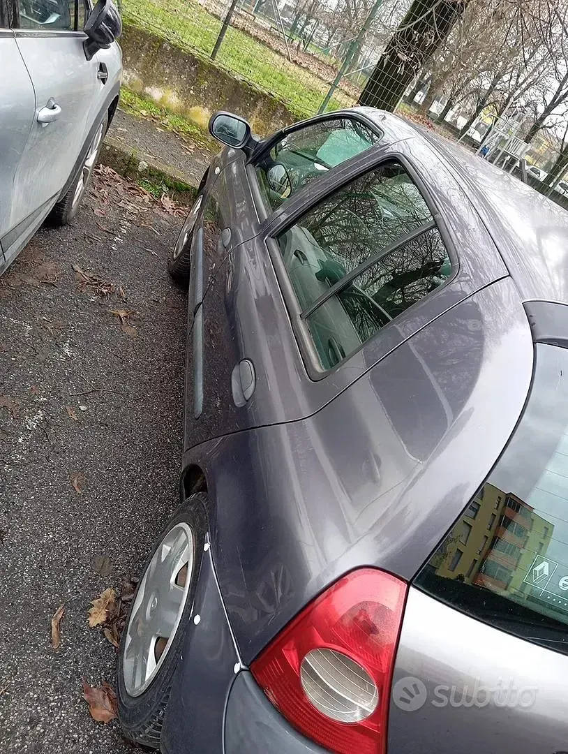 Usata Renault Clio 2005 Grigio Utilitaria