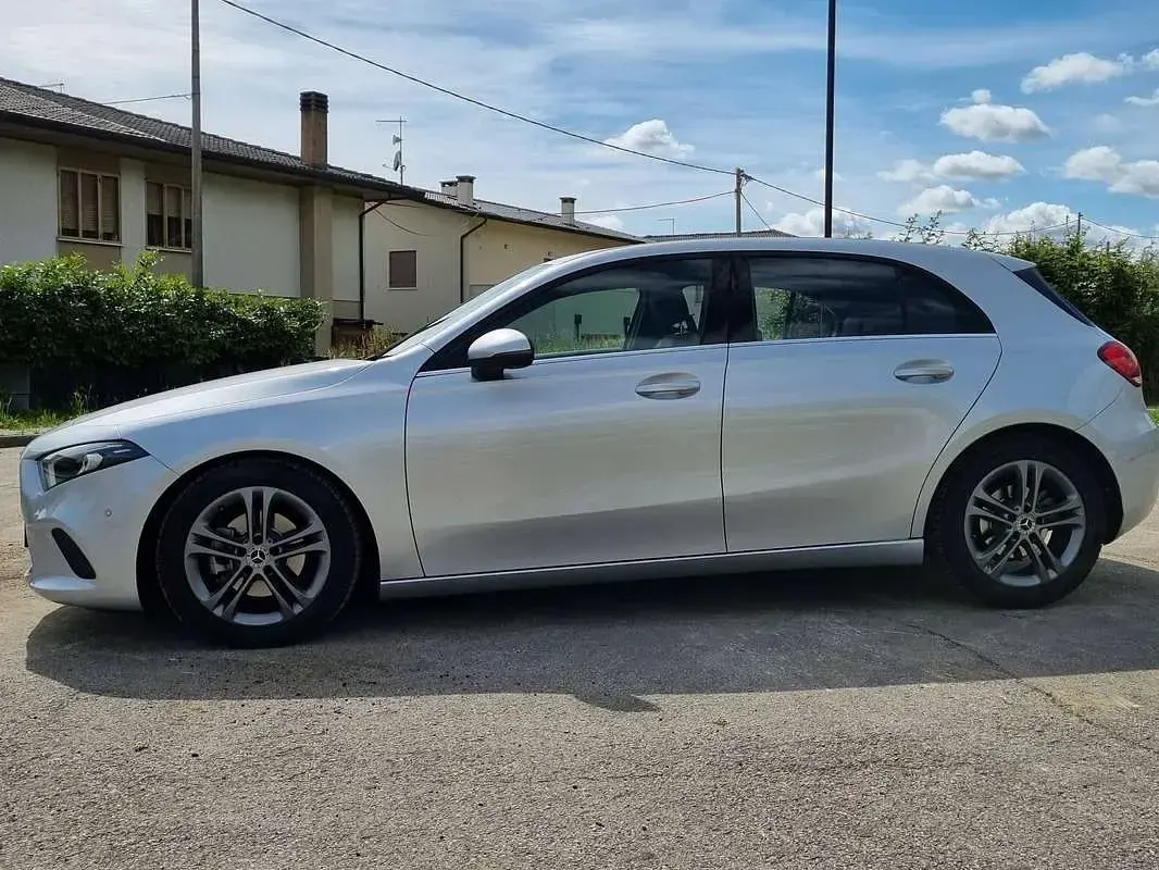 Usata Mercedes A180 Executive 116 CV (85 kW) 2019 Argento Berlina