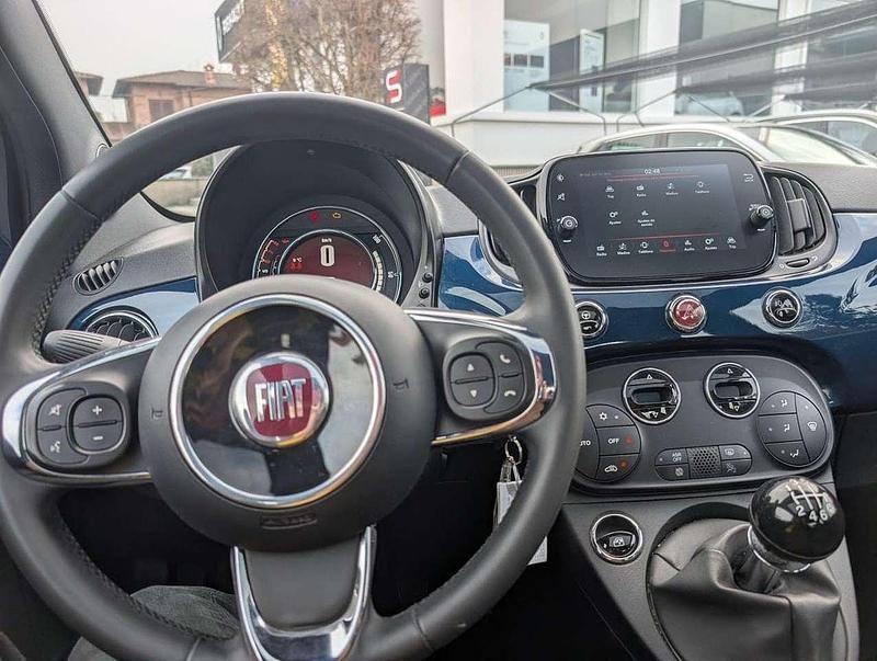Usata Fiat 500 Dolcevita 70 CV (51 kW) 2024 Blu scuro Utilitaria