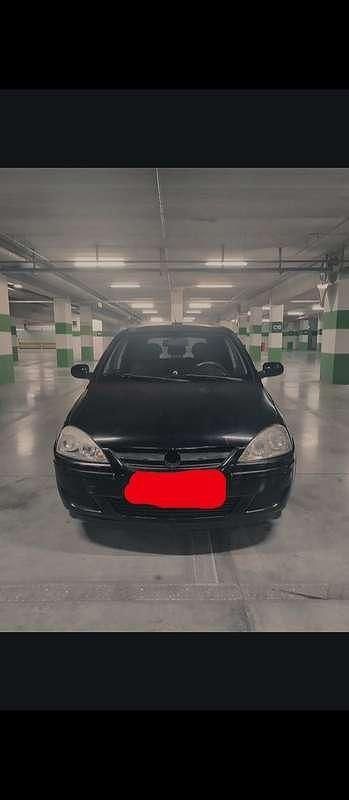 Usata 2004 Opel Corsa Club Tre volumi | 2000 € (Molto cara) - Immagine 1/4