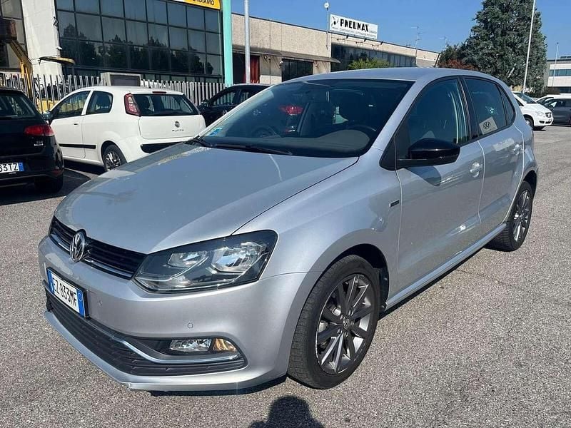 Argento Usata 2015 VW Polo Tre volumi | 9990 € (Cara) - Immagine 1/4