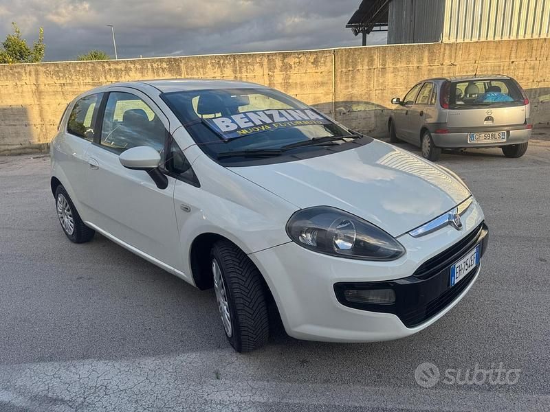 Usata Fiat Punto Evo Dynamic 69 CV (50 kW) 2011 Bianco Utilitaria