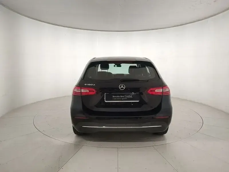Usata Mercedes B180 Executive 116 CV (85 kW) 2021 Nero Utilitaria