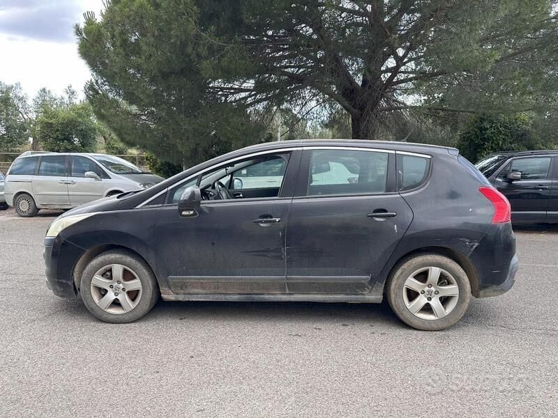 Nero Usata 2010 Peugeot 3008 SUV | 2600 € (Buon prezzo) - Immagine 1/4