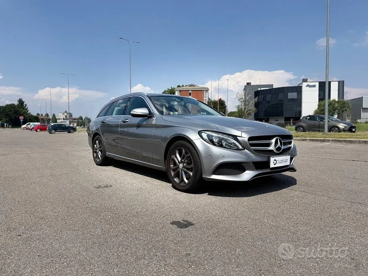 Usata Mercedes C220 Premium 170 CV (125 kW) 2015 Grigio Station wagon
