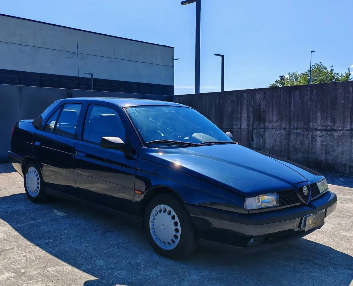 Usata Alfa Romeo 155 144 CV (105 kW) 1992 Blu Berlina