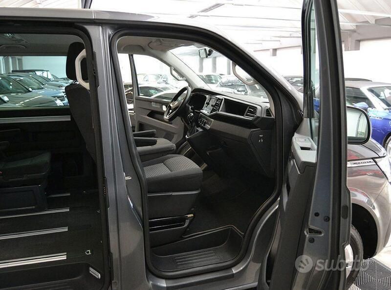 Usata VW Multivan Trendline 150 CV (110 kW) 2020 Grigio Furgone