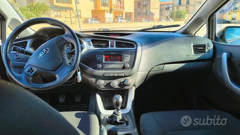 Usata Kia Ceed 115 CV (84 kW) 2013 Nero Utilitaria