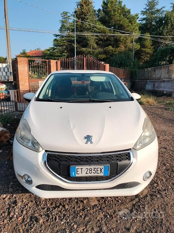Usata Peugeot 208 82 CV (60 kW) 2012 Bianco Utilitaria