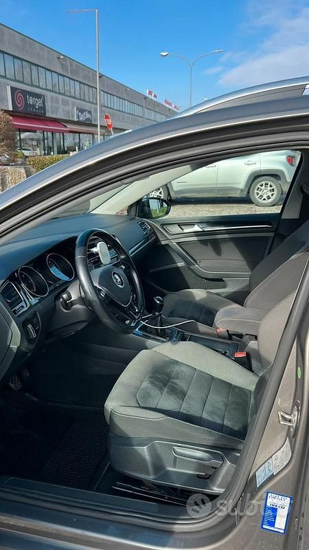 Usata VW Golf VII Edition 110 CV (80 kW) 2016 Grigio Station wagon