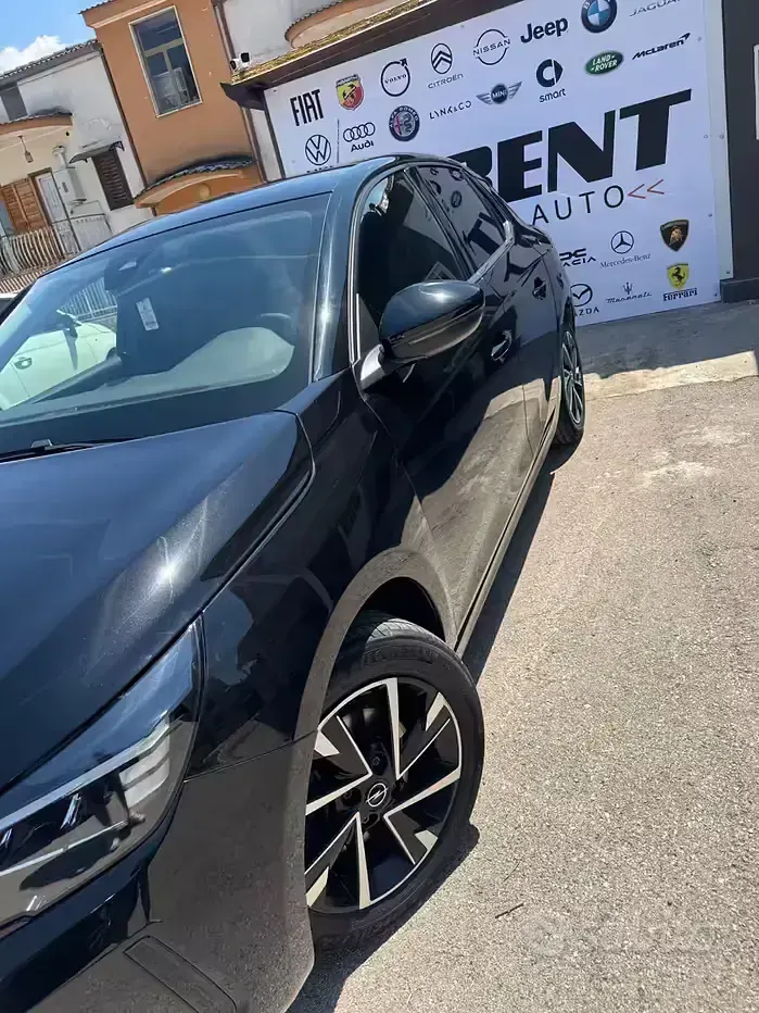 Usata Opel Corsa Elegance 101 CV (74 kW) 2023 Nero Utilitaria