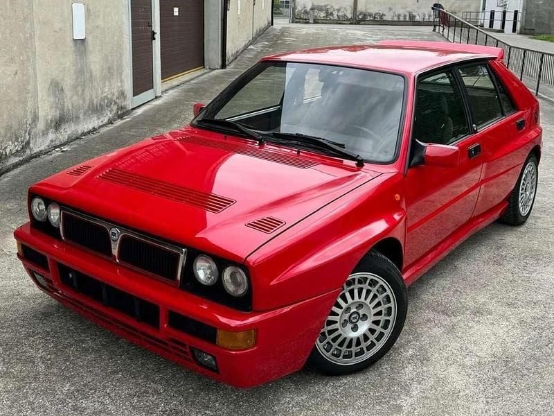 Usado Lancia Delta 205 CV (150 kW) 1992 Rojo Utilitario