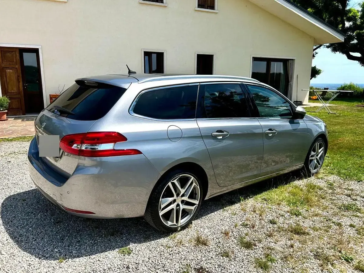 Usata Peugeot 308 SW Allure 120 CV (88 kW) 2017 Grigio Station wagon