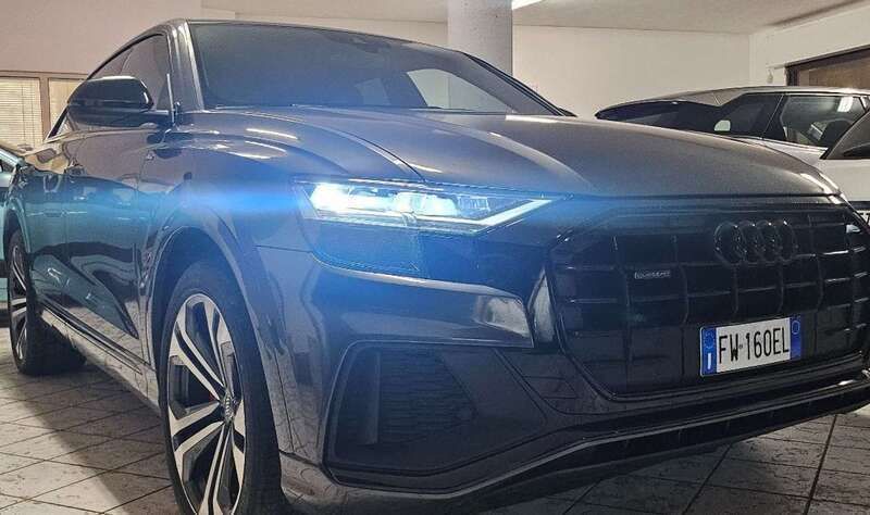 Usata Audi Q8 Sport 286 CV (210 kW) 2019 Grigio SUV