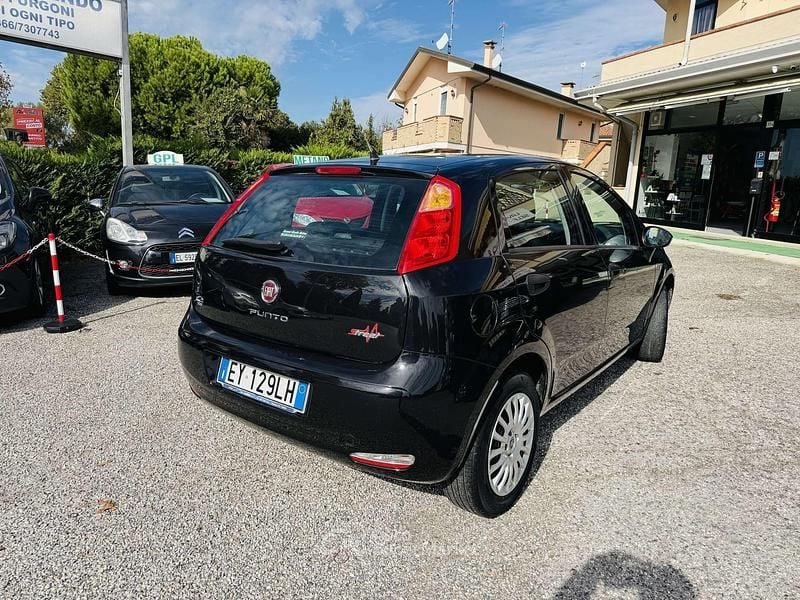 Usata Fiat Punto 75 CV (55 kW) 2015 Nero Utilitaria