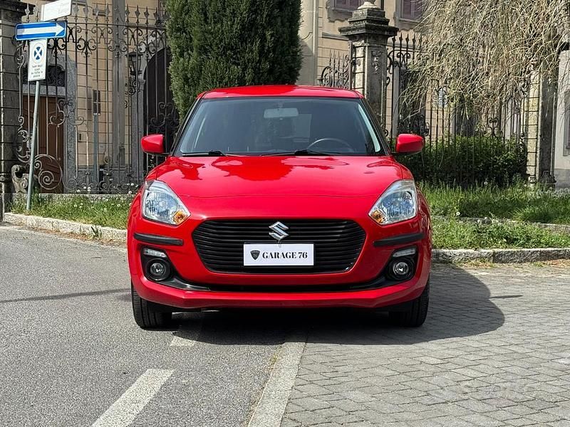Usata Suzuki Swift 90 CV (66 kW) 2019 Rosso Utilitaria