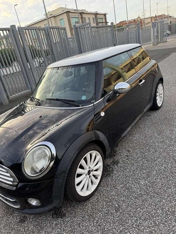 Usata Mini Cooper D 112 CV (82 kW) 2011 Nero Utilitaria