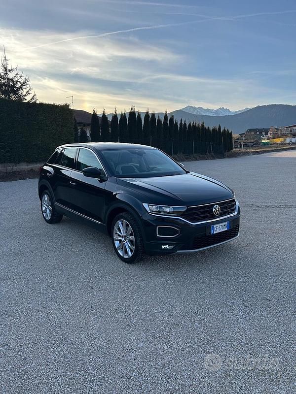 Usata VW T-Roc Advance 116 CV (85 kW) 2021 Nero SUV