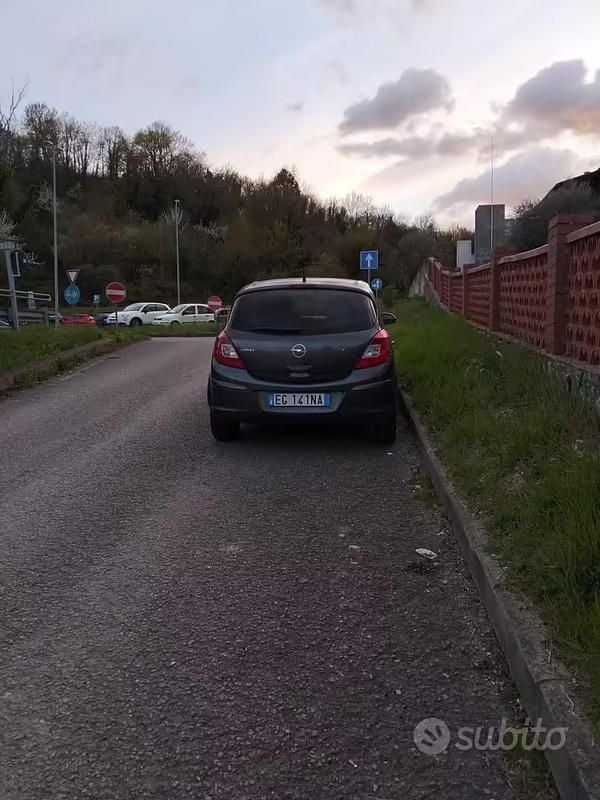 Usata Opel Corsa 85 CV (62 kW) 2011 Grigio Utilitaria