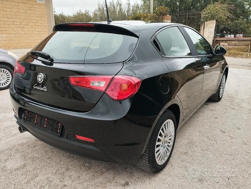 Usata Alfa Romeo Giulietta 120 CV (88 kW) 2015 Nero Berlina