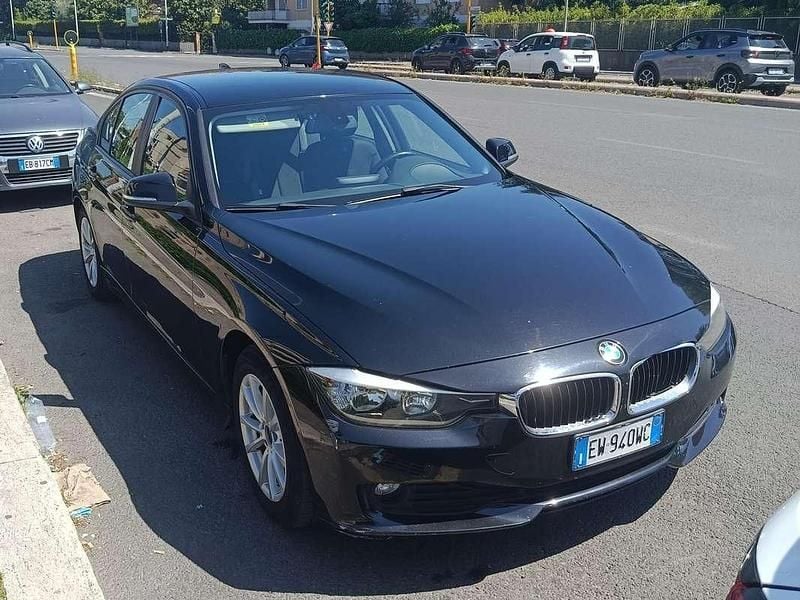 Usata BMW 318 143 CV (105 kW) 2014 Nero Berlina