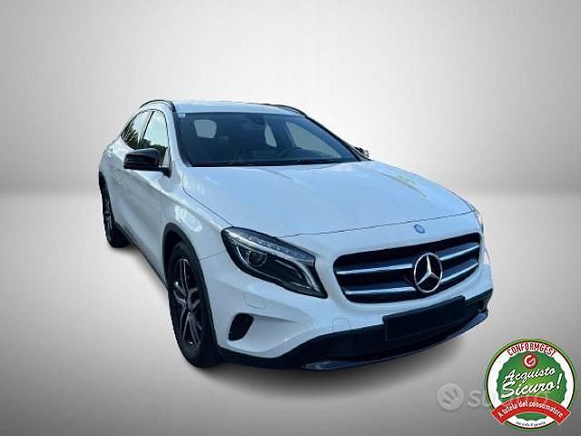 Usata Mercedes GLA180 109 CV (80 kW) 2016 Bianco SUV