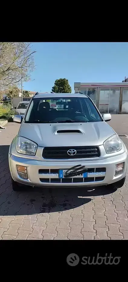 Usata Toyota RAV4 150 CV (110 kW) 2003 Grigio SUV
