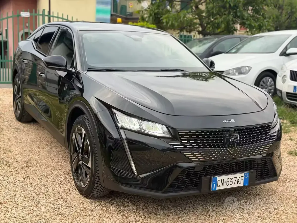 Käytetty Peugeot 408 Allure 131 HP (96 kW) 2023 Musta Katumaasturi