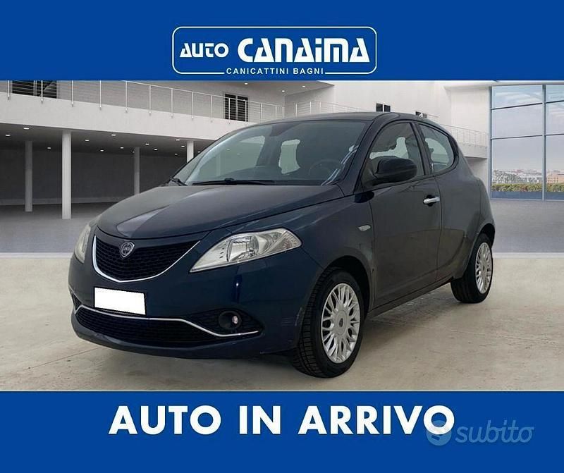 Usata Lancia Ypsilon 69 CV (50 kW) 2018 Blu Utilitaria