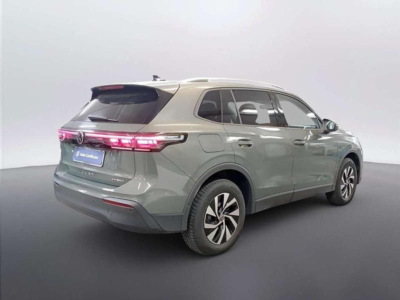 Usata VW Tiguan Life 204 CV (150 kW) 2025 Velvet green metallizzato SUV