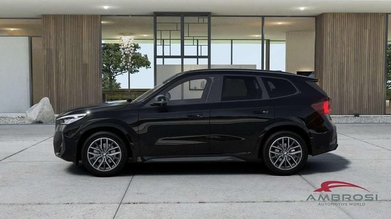 Nuova BMW X1 M Sport 150 CV (110 kW) 2025 Black sapphire metallizzato SUV
