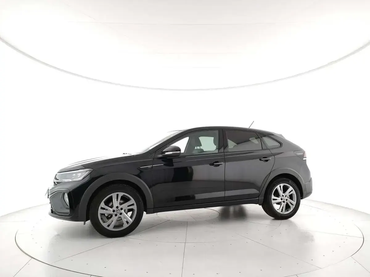 Usata VW Taigo R-line 110 CV (80 kW) 2022 Deep black perlato SUV