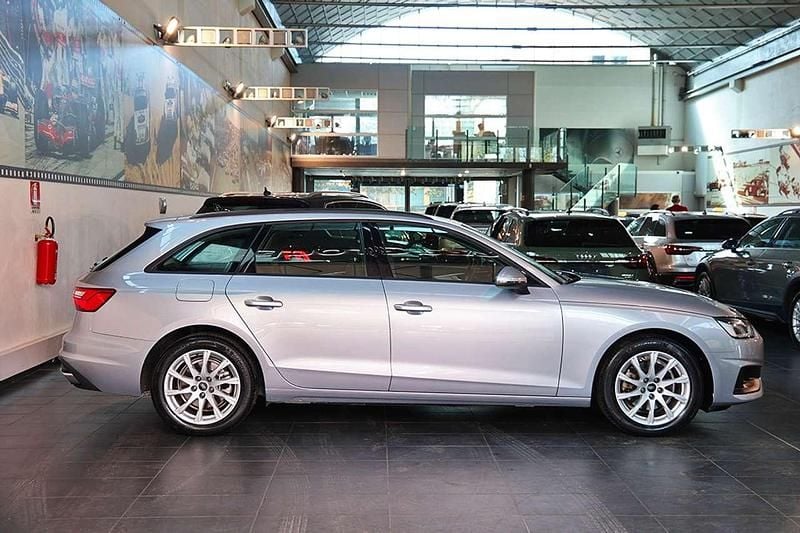Usata Audi A4 Business 163 CV (119 kW) 2024 Argento Station wagon