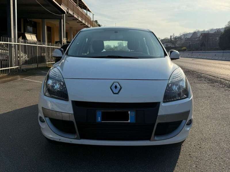 Usata Renault Scénic III Luxe 110 CV (80 kW) 2011 Bianco Monovolume