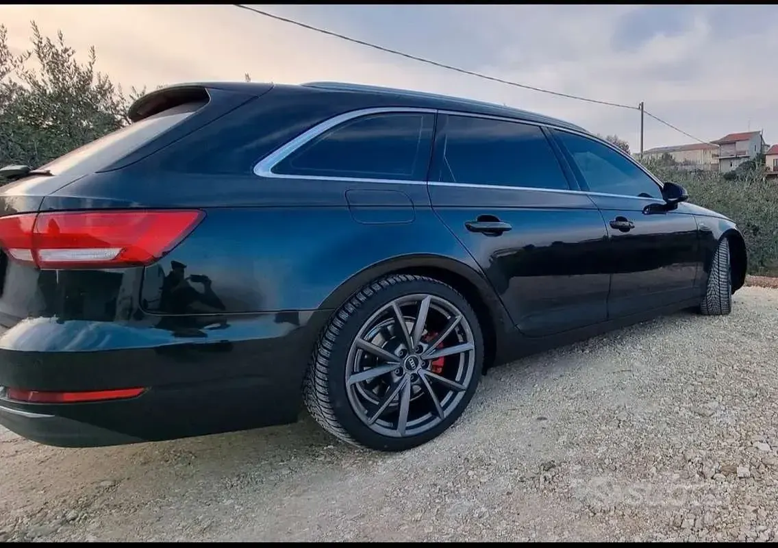 Usata Audi A4 Black Edition 190 CV (139 kW) 2016 Nero Station wagon