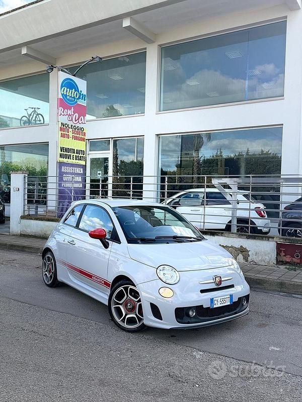 Bianco Usata 2011 Abarth 500 Tre volumi | 11.800 € (Buon prezzo) - Immagine 1/4