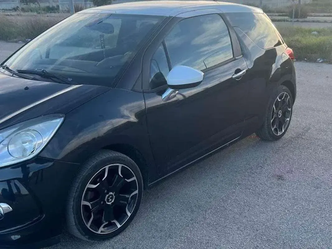 Usata Citroën DS3 Chic 95 CV (69 kW) 2012 Nero Berlina