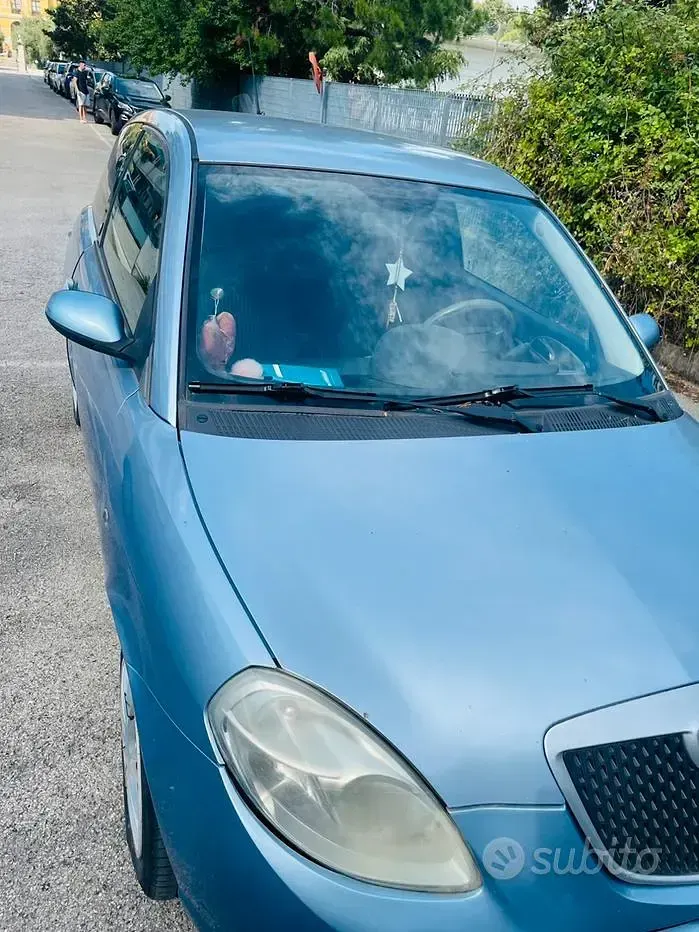 Usata Lancia Ypsilon 75 CV (55 kW) 2009 Bluazzurro Utilitaria