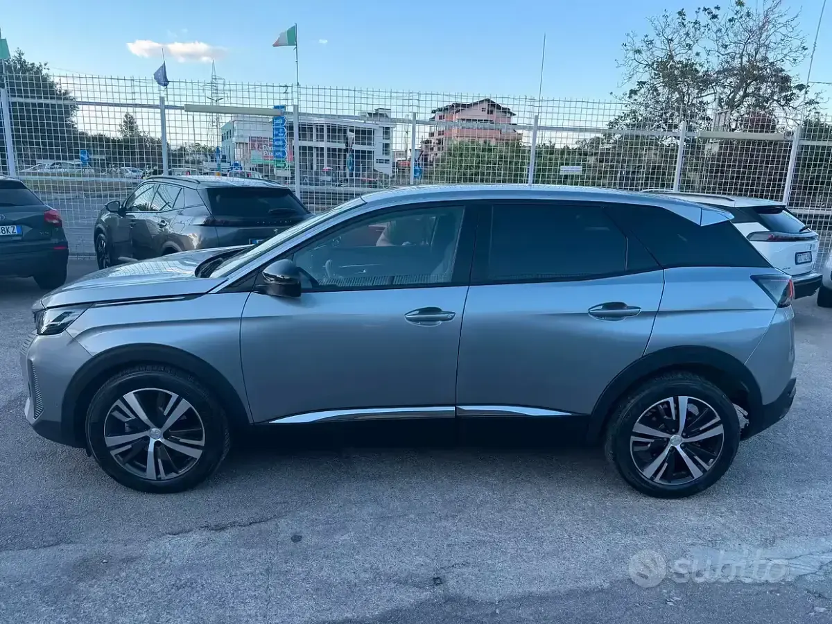 Usata Peugeot 3008 Allure 131 CV (96 kW) 2022 Grigio SUV