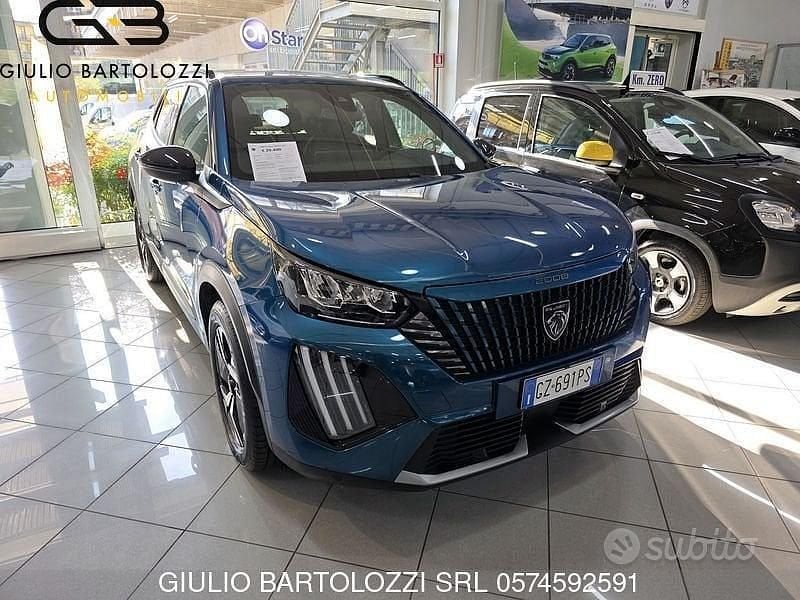 Usata Peugeot 2008 Allure 102 CV (75 kW) 2025 Blu SUV