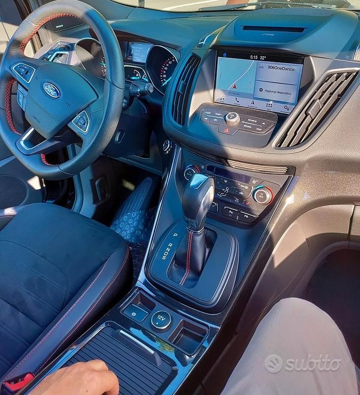 Usata Ford Kuga 150 CV (110 kW) 2019 Nero SUV