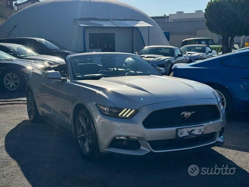 Usata Ford Mustang Convertible 2016 Grigio Cabrio