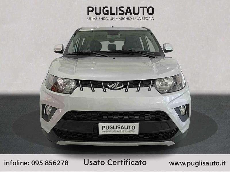 Usata Mahindra KUV100 87 CV (63 kW) 2020 Argento SUV