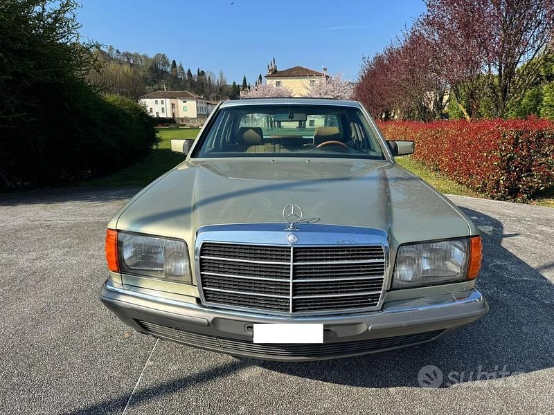 Usata Mercedes 280 SE 184 CV (135 kW) 1981 Verde Berlina