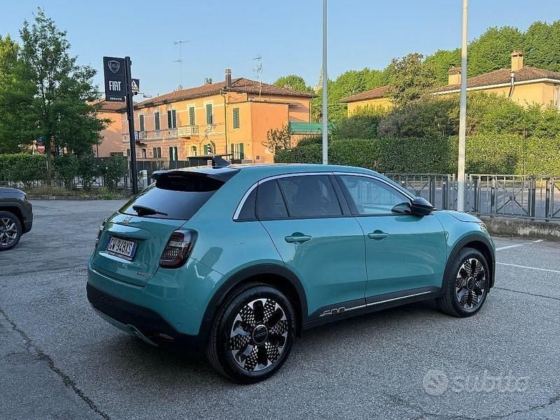 Usata Fiat 600 La Prima 110 CV (80 kW) 2025 Blu/azzurro SUV