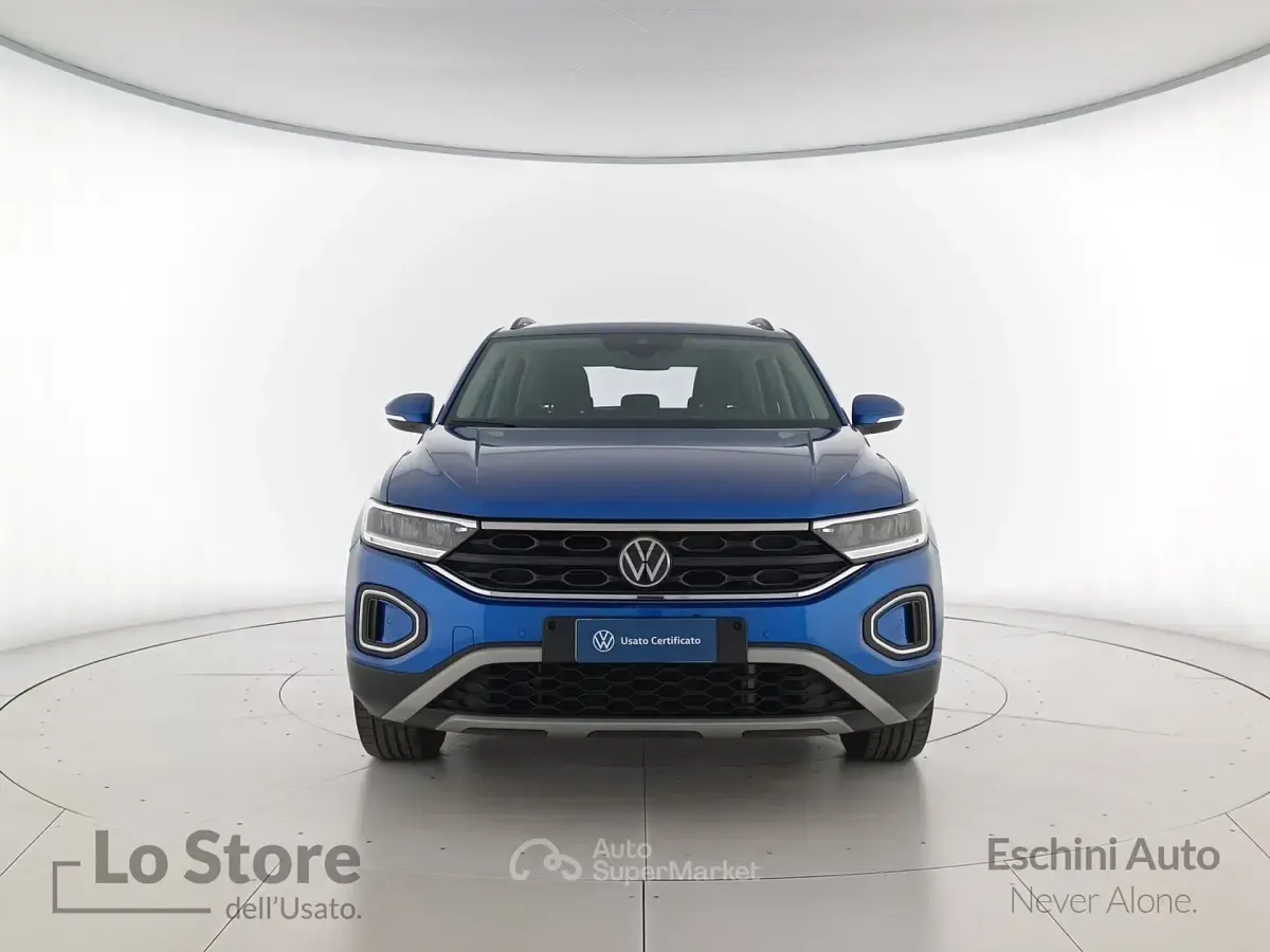 Usata VW T-Roc Life 110 CV (80 kW) 2023 Ravenna blue metallizzato SUV