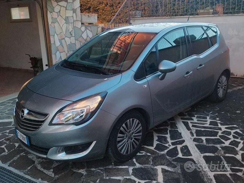 Grigio Usata 2014 Opel Meriva Monovolume | 5999 € (Buon prezzo) - Immagine 1/4
