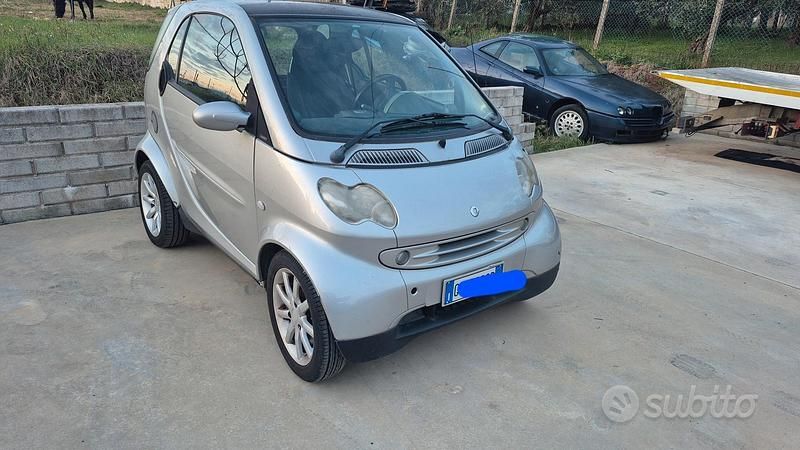 Grigio Usata 2004 Smart ForTwo Coupé Coupé | 1999 € (Buon prezzo) - Immagine 1/3